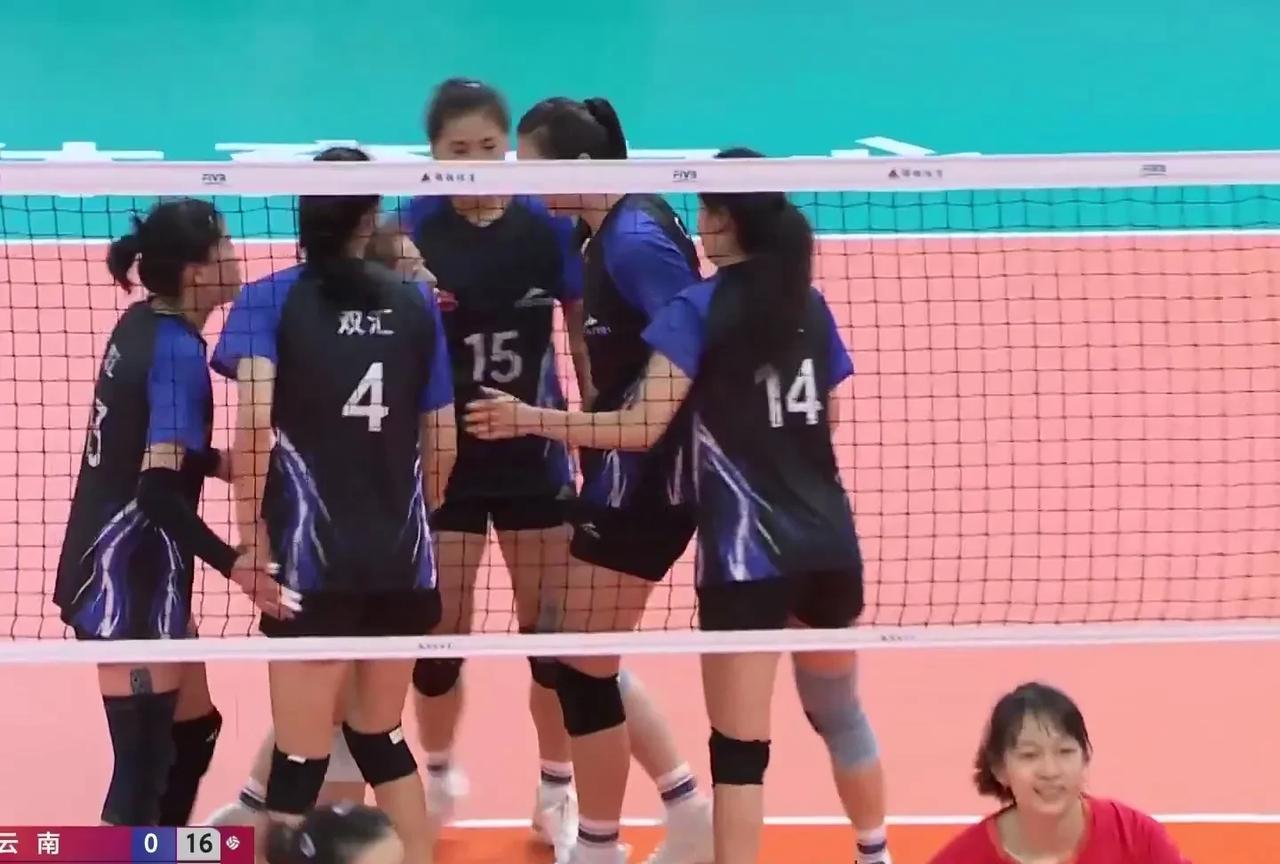 河南女排队长张梓涵受冷落，蔡晓晴打满全场艰难胜云南女排。
    8月16日，全