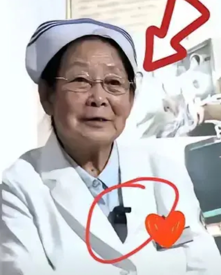 如果她是个医生，100%的人不会骂，只会是一片赞扬之声！

说到底，还是职业技术