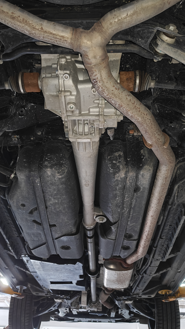 开拓者擎保养
车子跑到差400公里到45000了，上次保养是在35000，差40