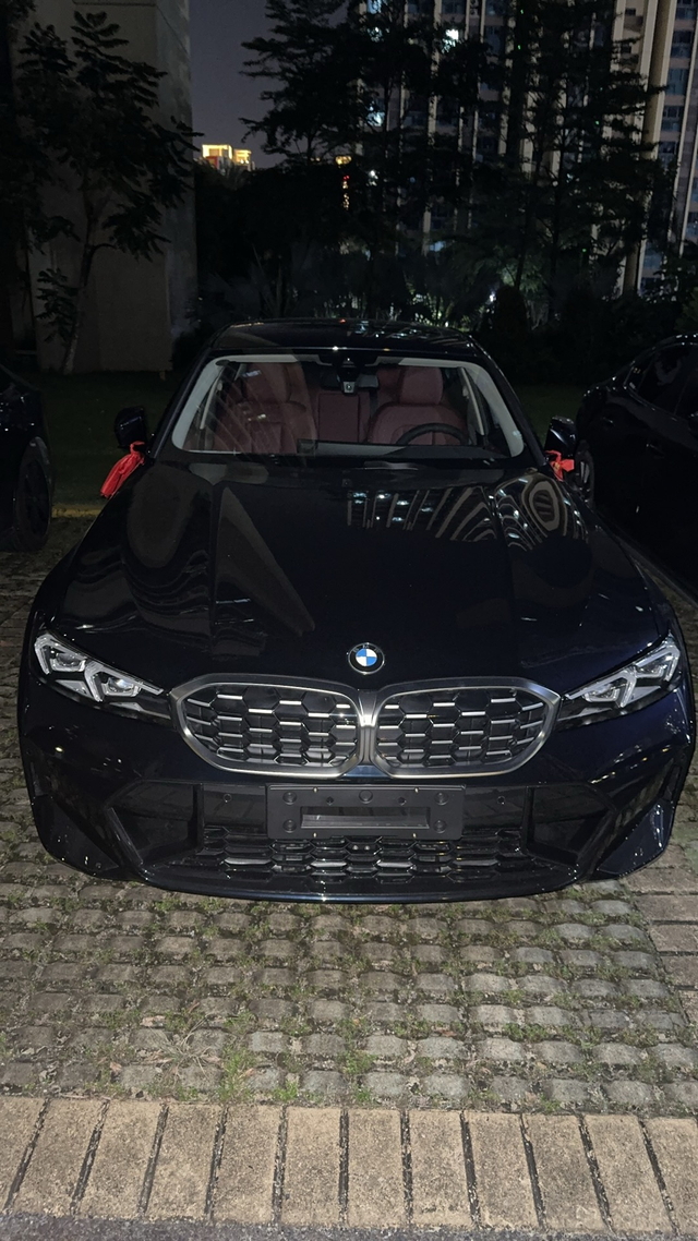 325Li驾驶感受和落地价格
目前跑了一百不到，开起来小爽，低速有顿挫
缺点，噪