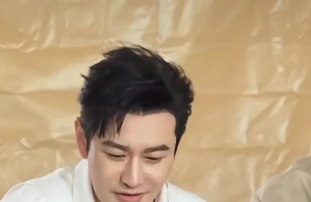 演员黄晓明说：“有次我一个朋友找我借钱，我二话没说就借给了他，好几年过去了，我这