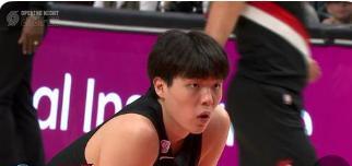 花了十二块，请求某平台，可以看场NBA，磕磕绊绊中，终于能开通！领先几乎一整场，