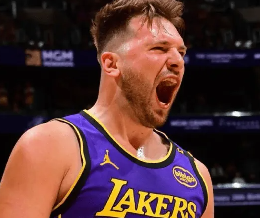 美媒晒出了本赛季至今场均造犯规次数最多的球员榜单，具体如下（至少出战10场比赛）