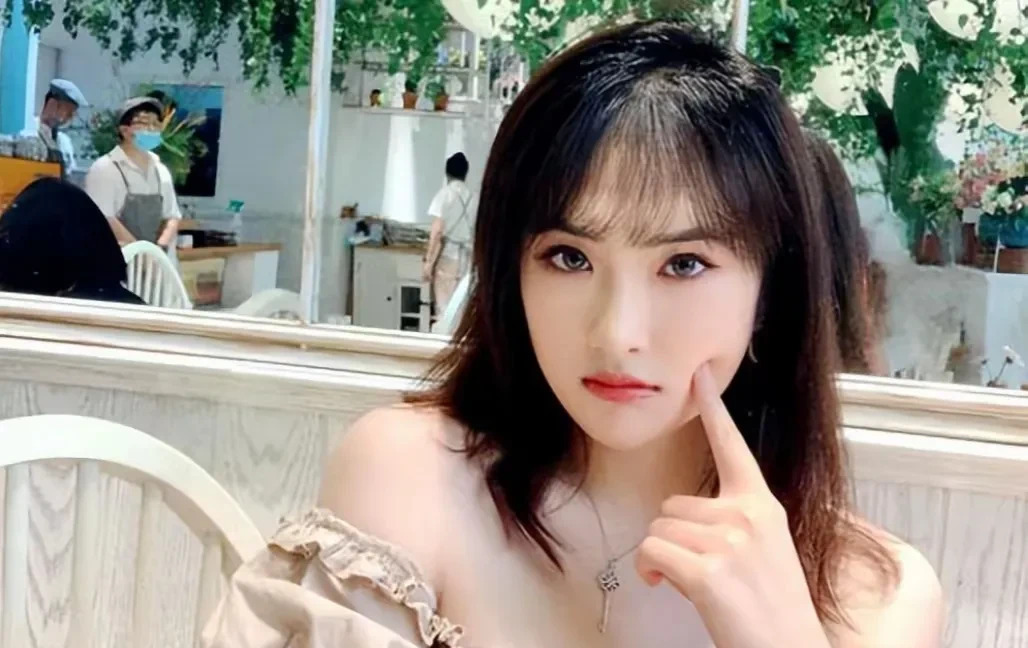 孟晚舟力挺妹妹姚安娜新剧











太气人了！豪门姐妹花竟然这么和谐