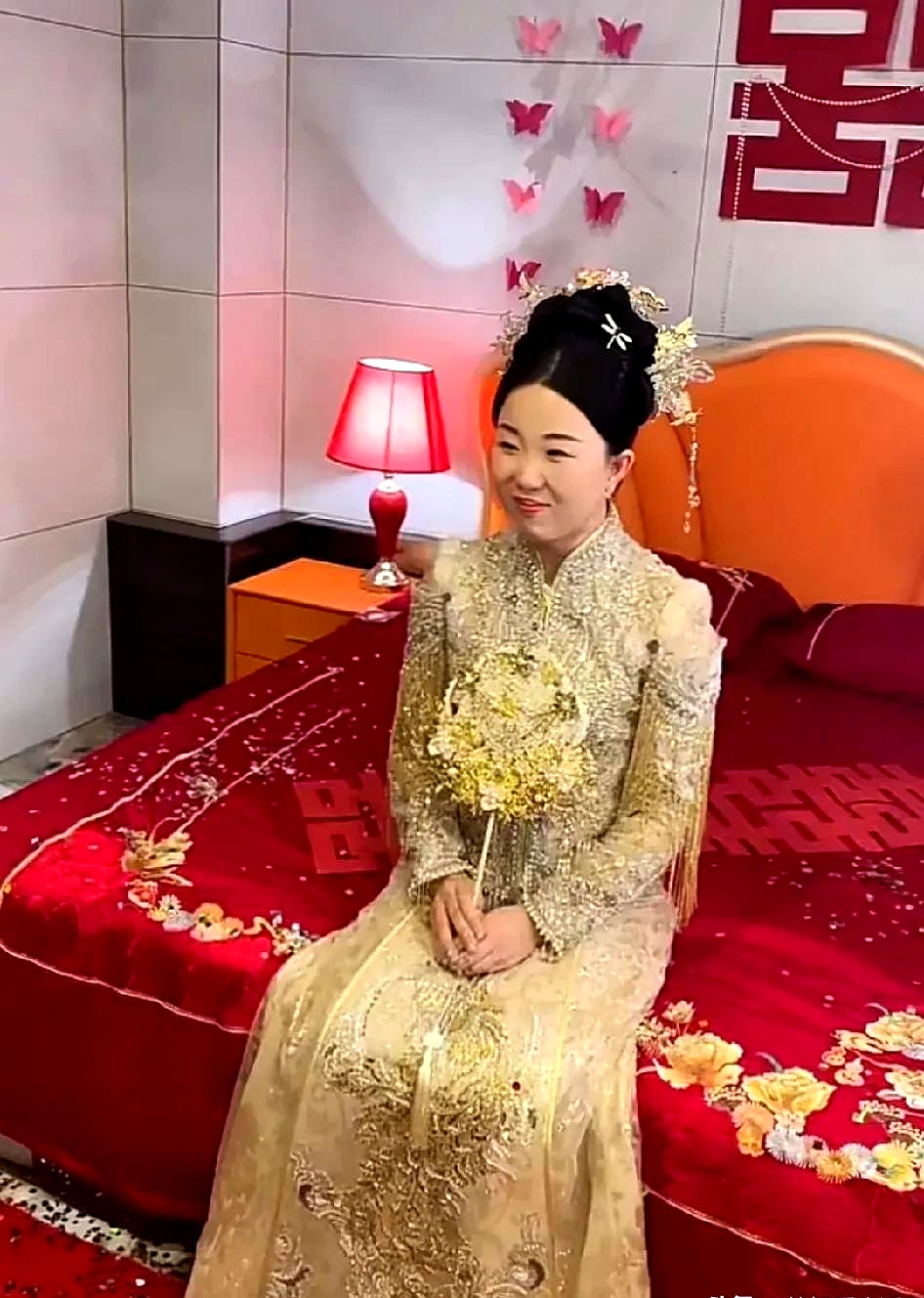 华强表弟结婚，这排场，妥妥的乡村爱情故事升级版。新娘云飞老家远，接亲队伍浩浩荡荡