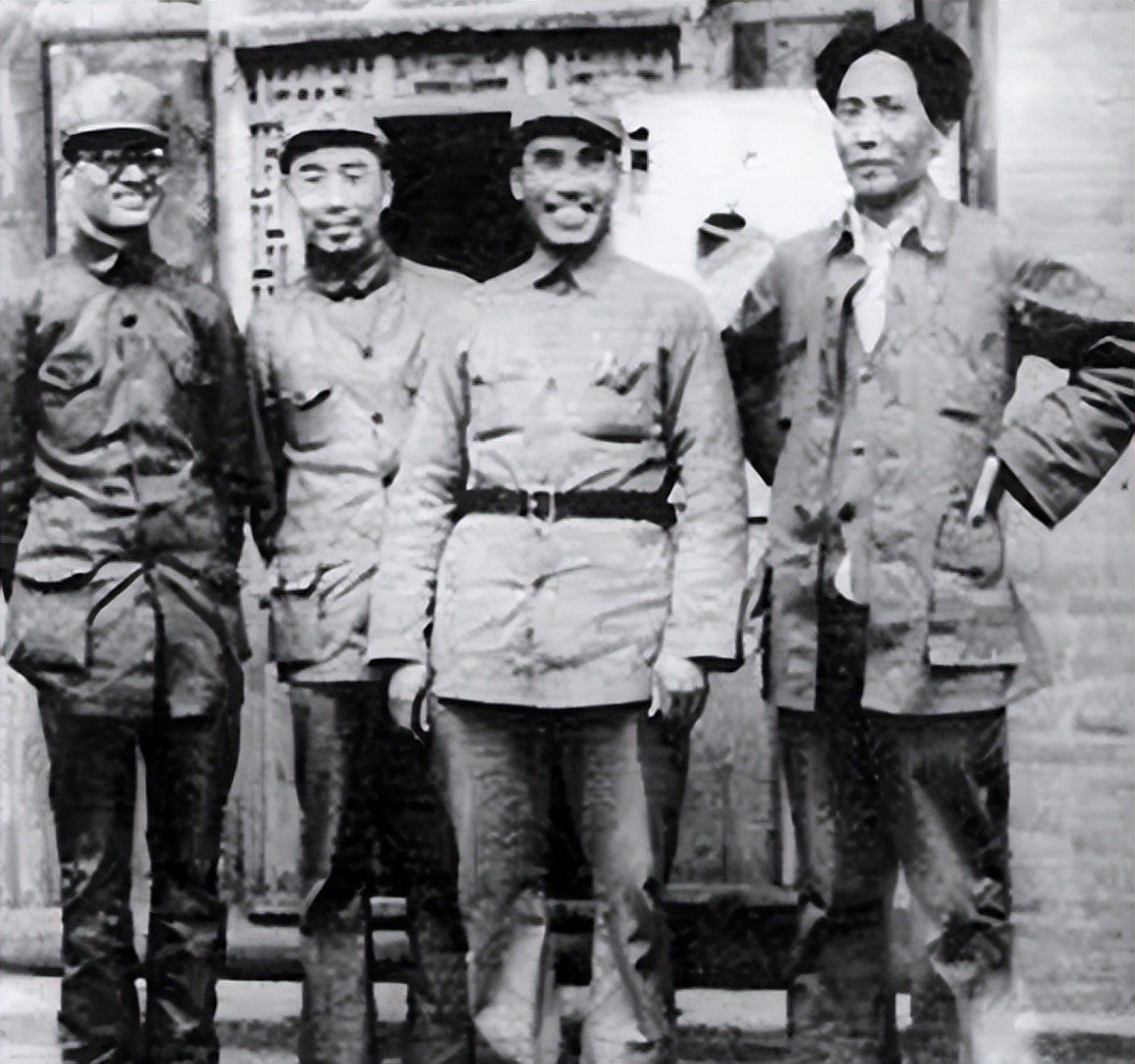 61年，毛主席到机场欢迎周总理访苏回国，为何态度突变拂袖离开

“1961年10