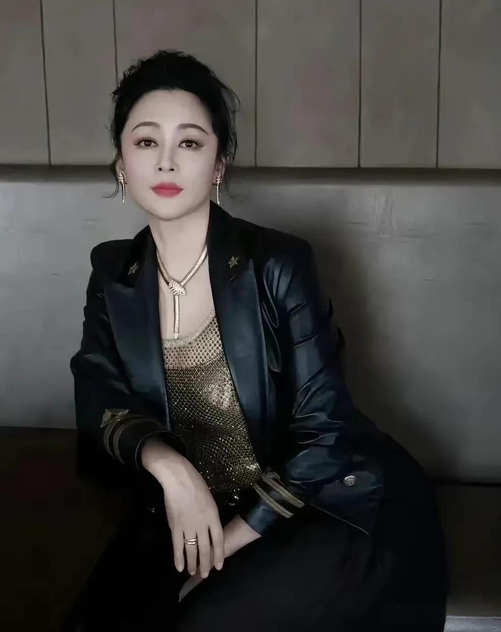 人到了中年，最害怕的五件事：一怕挣不到钱 ，二怕年迈的父母生病 ，三怕老婆不理解