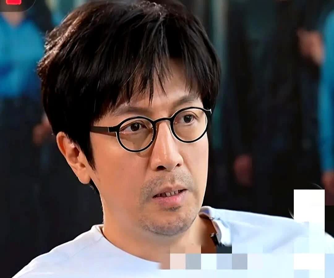 演员张鲁一说，在拍摄《绝密较量》之前，剧组带我们去见了真实的国安工作人员，当然，