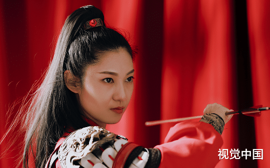 夫君恨我抢了妹妹婚姻害死我，双双重生后，我换嫁小将军他却悔哭了