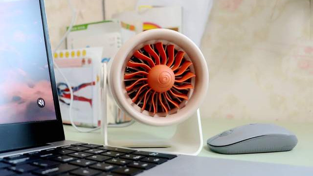 冬天有它手脚再也不冰凉了--西圣Warm Mini桌面暖风机