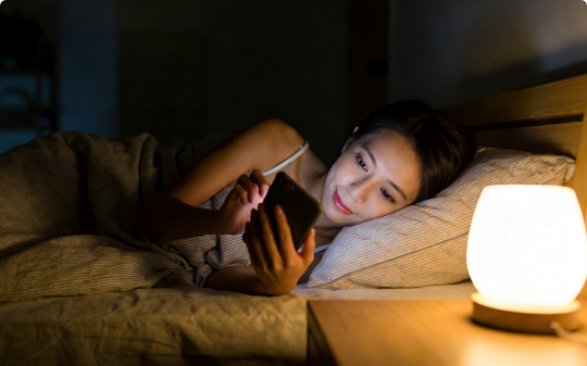 我喝多了给高冷上司发消息：谈恋爱吗？3分钟后他给我回：3分钟已过，撤不回了，谈