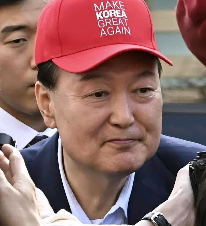 快讯！尹锡悦亲信集体倒戈，特检组步步紧逼，前总统四面楚歌！尹锡悦案有没有问题由韩