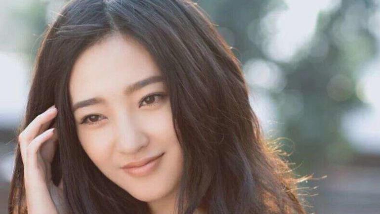 王丽坤前夫詹浩礼被判无期，诈骗金额惊人，有受害者被骗1000万