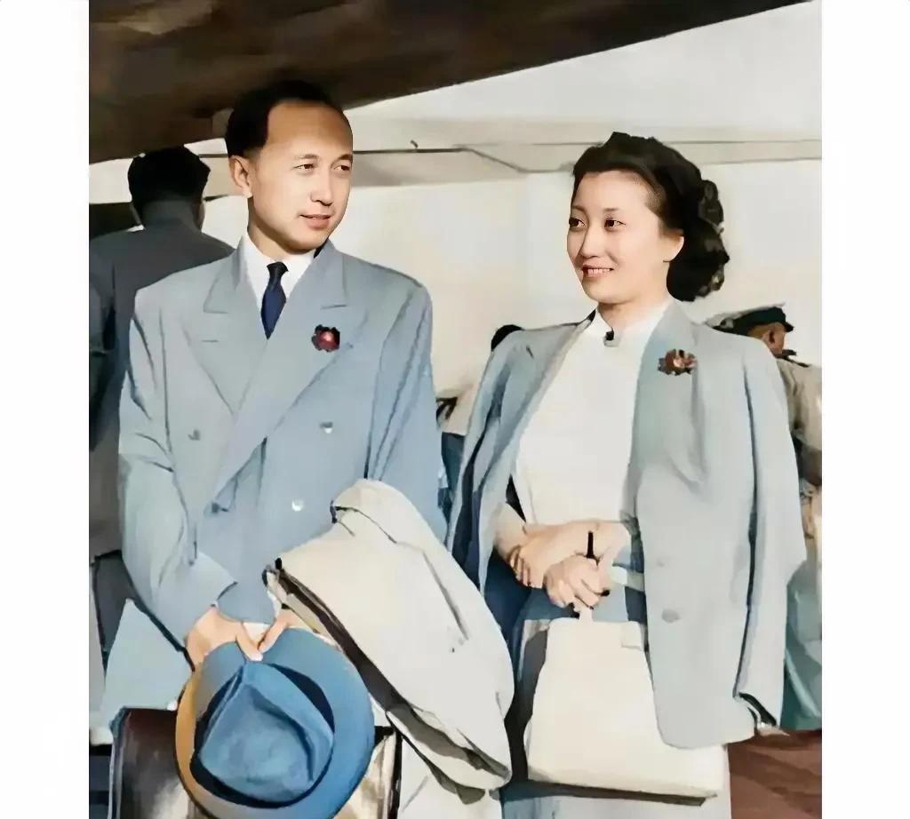 钱学森夫妻二人度蜜月时的珍贵合影，摄于1947年。都收藏起来吧！