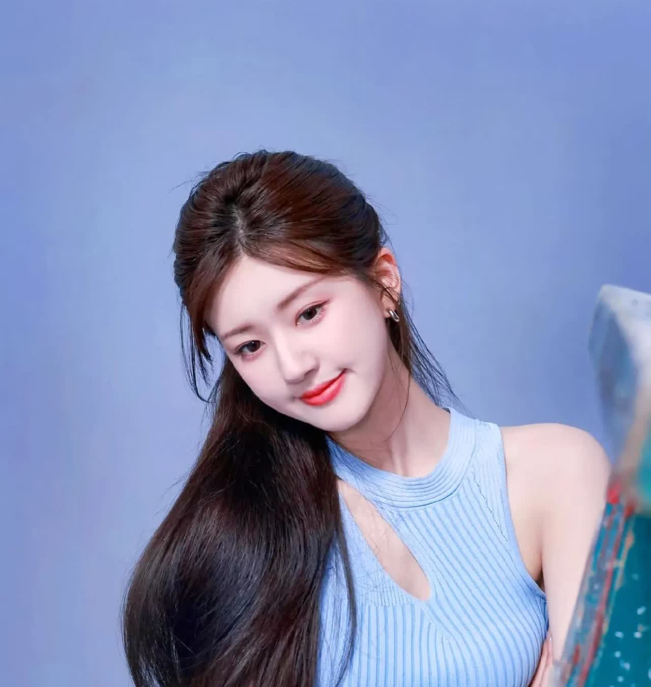 终于理解赵露思为什么会发飙了，
不是因为生病，
也不是因为她的200万被转走