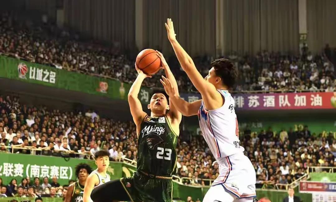 #cba# 同曦外援还是不给力，没有超级核心啊。
同曦本赛季历史性打进季后赛的确