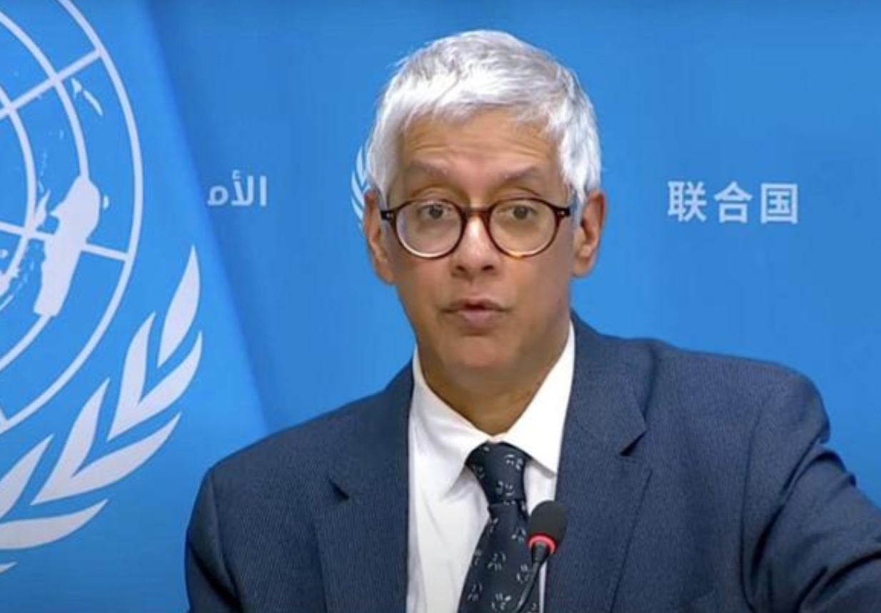 联合国没钱要中国买单，于是中国记者犀利追问美国欠了多少钱，不料联合国发言人听后含