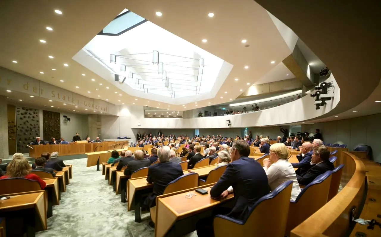 泽连斯基在荷兰国会发表的讲话: 
要真正结束这场战争，并建立持久的和平，我们需要