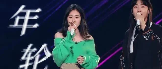 王菲给张碧晨狠狠上了一课。

春晚王菲想唱《传奇》就联系原创李健。

李