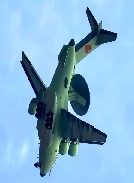 高清KJ-3000试飞图再度曝光，中国战略预警能力迈入世界前列
近日，高清晰度的