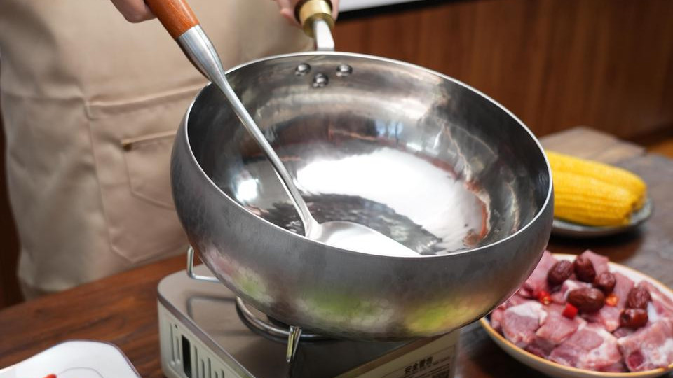 “健康”不是口号，这口钛锅把安全写进了材质里