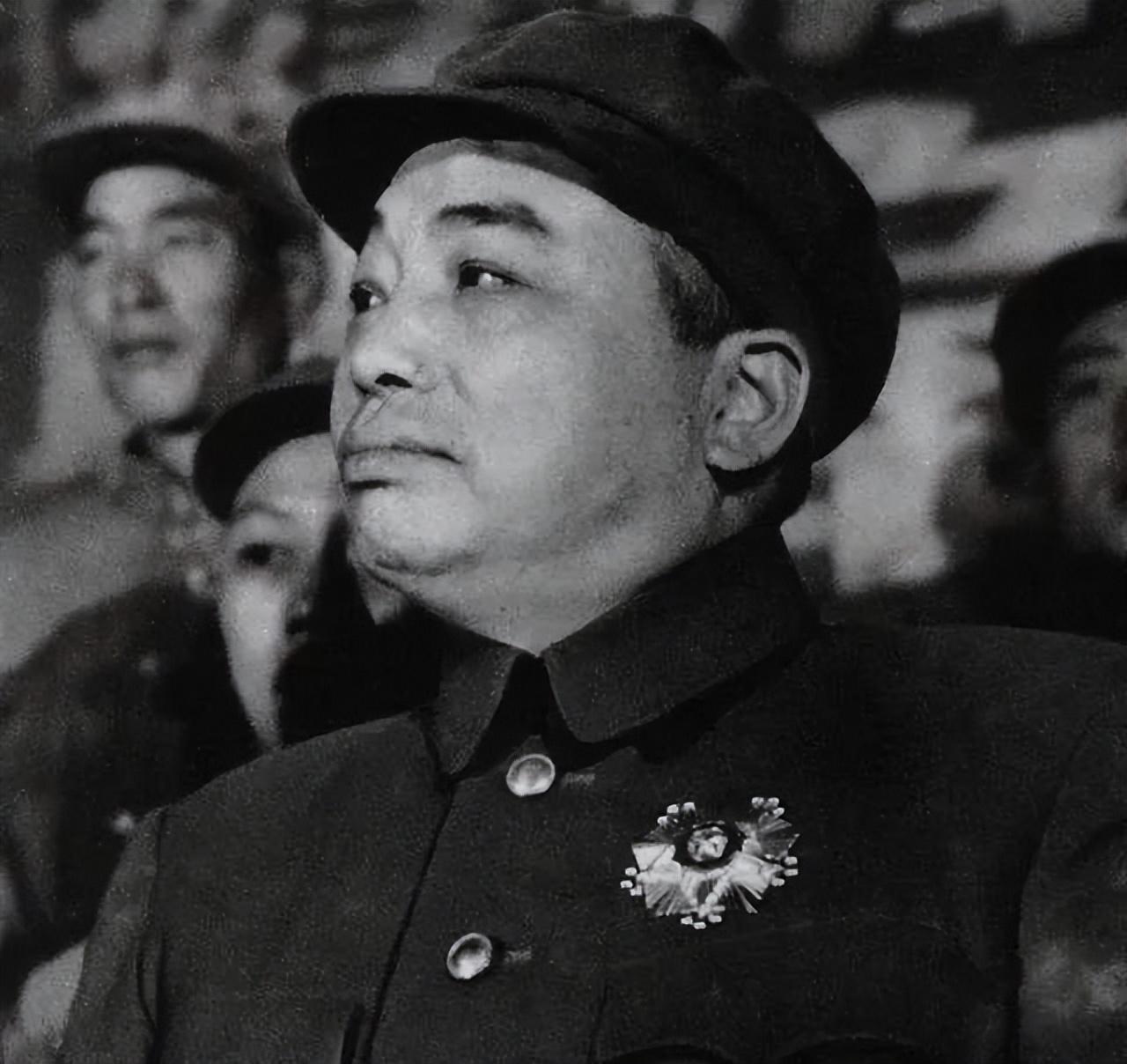 彭德怀参观波兰海军，问了几个问题，波兰海军司令一问三不知