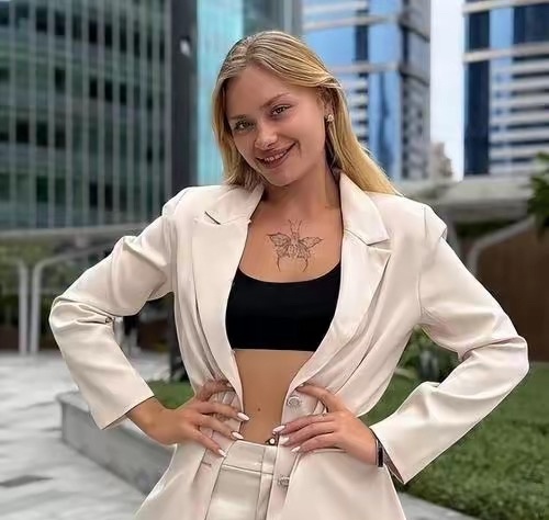 乌克兰女模曝光迪拜派对：拒绝发生关系遭毒打，被发现时剩一口气那女模叫安雅，蓝眼睛