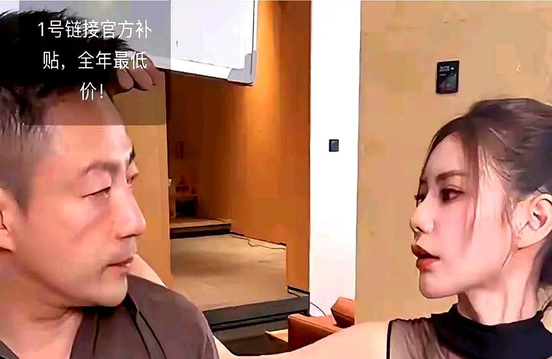 汪小菲苦不堪言
看这表情，恨不得一巴掌呼过去，打她个鼻青脸肿，还敢撒娇。
这帮直