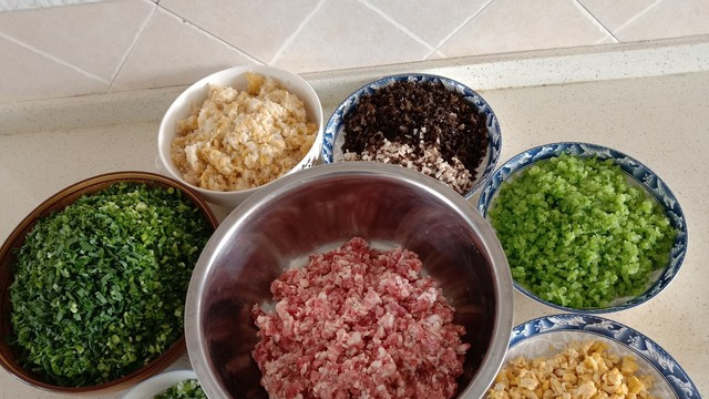 包酸菜饺子，大厨教你“2放2不放”秘诀，饺子鲜香没怪味，别不懂