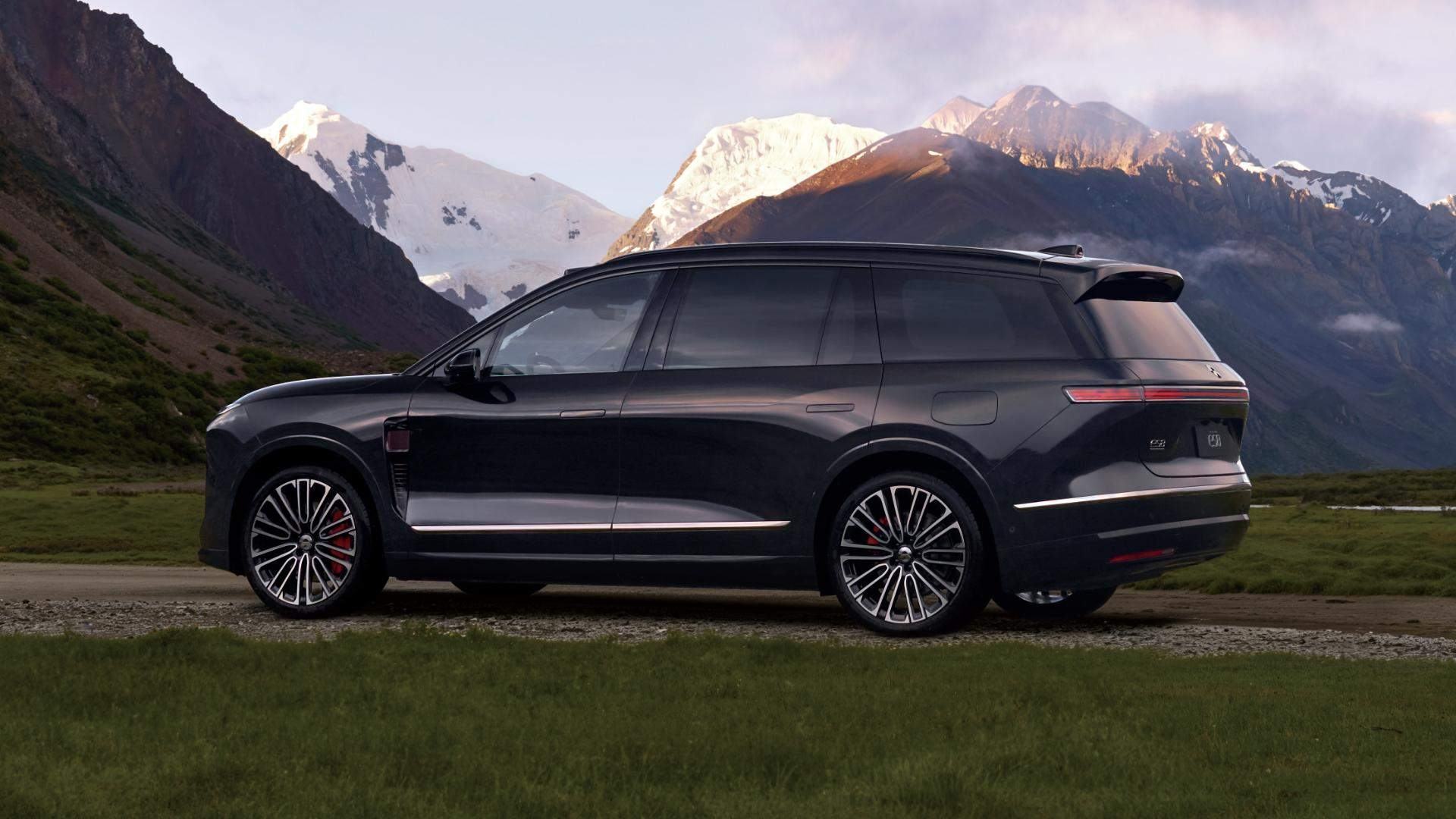 蔚来全新 ES8 正式上市，起售价 40.68 万元