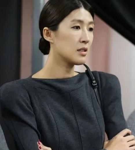 娱乐圈里的离婚典范诞生了，打破我对所有名人婚姻破裂的刻板印象，不服不行！
一没有