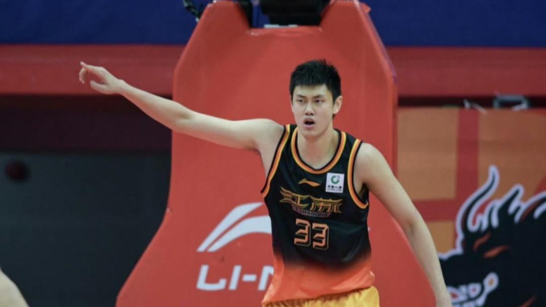 CBA最新消息，江苏男篮两球员训练受重伤，四川前外援公开讨薪！