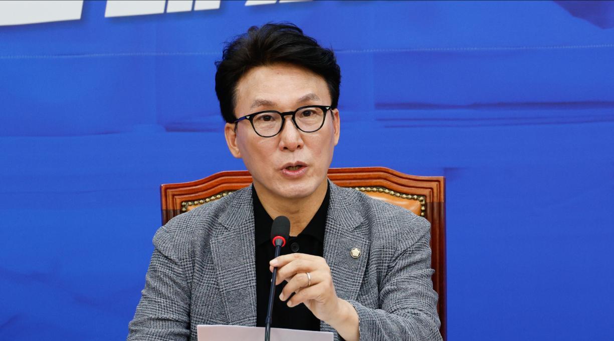 李在明提名的新总理，曾就读中美最高学府，精准预言尹锡悦要搞事
李在明当选韩国总统