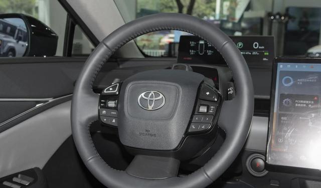 合资开始发力了？丰田bZ5售12.98万起，高配630km续