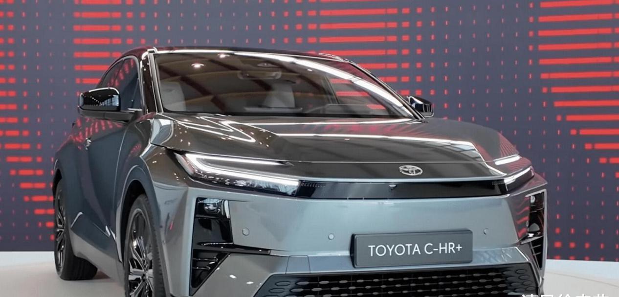 丰田C-HR 实车一亮相，就吸引了无数眼球，特别是咱们国内的朋友们。