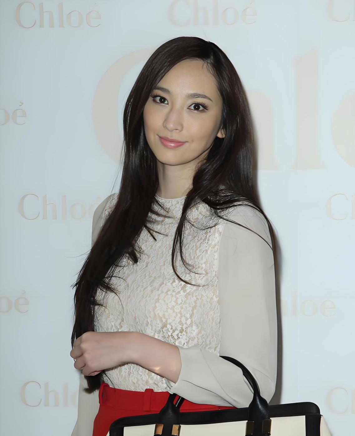 网传吴佩慈曝光大s临终前最后一幕: 紧握小玥儿的手, 求生欲超强