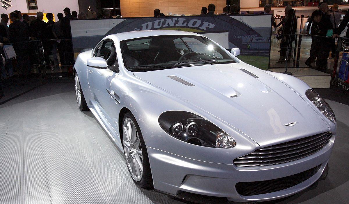 苹果造车梦碎？328万起售的阿斯顿·马丁成CarPlay Ultra吃螃蟹者