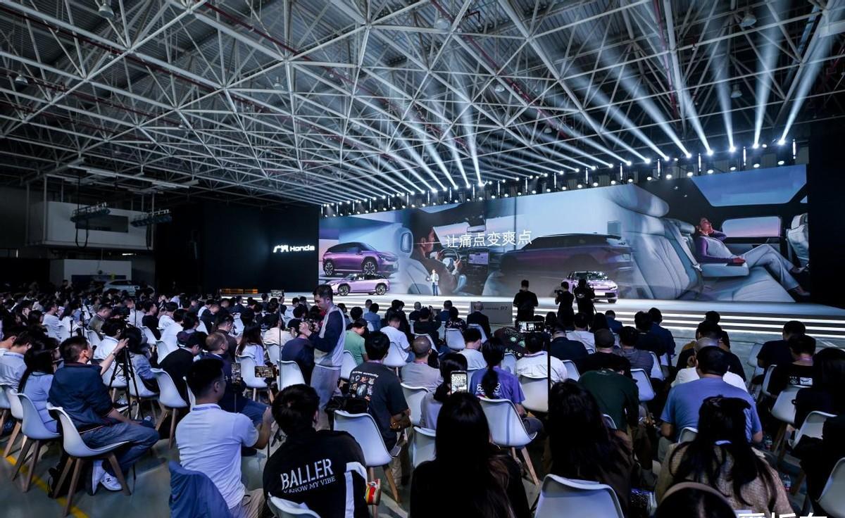 广本P7三电双智低调反超