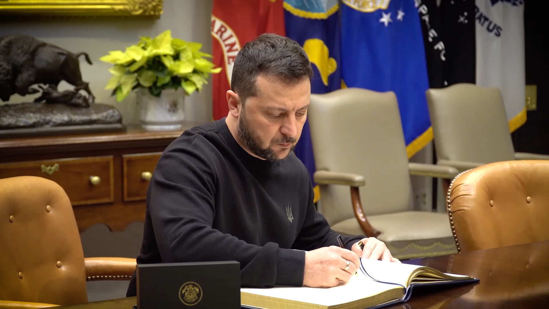 泽连斯基释放谈判新信号 乌克兰开启多维度外交突围