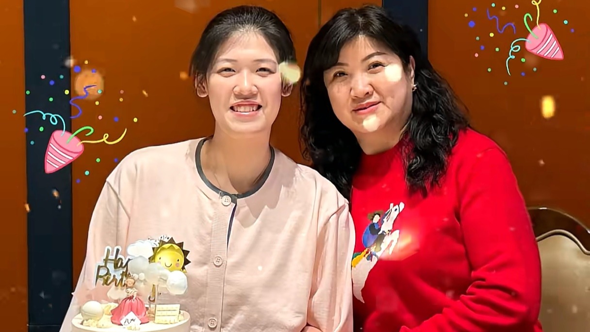 李盈莹庆生！妈妈陪伴，26岁不再年轻，是中国女排成绩保障