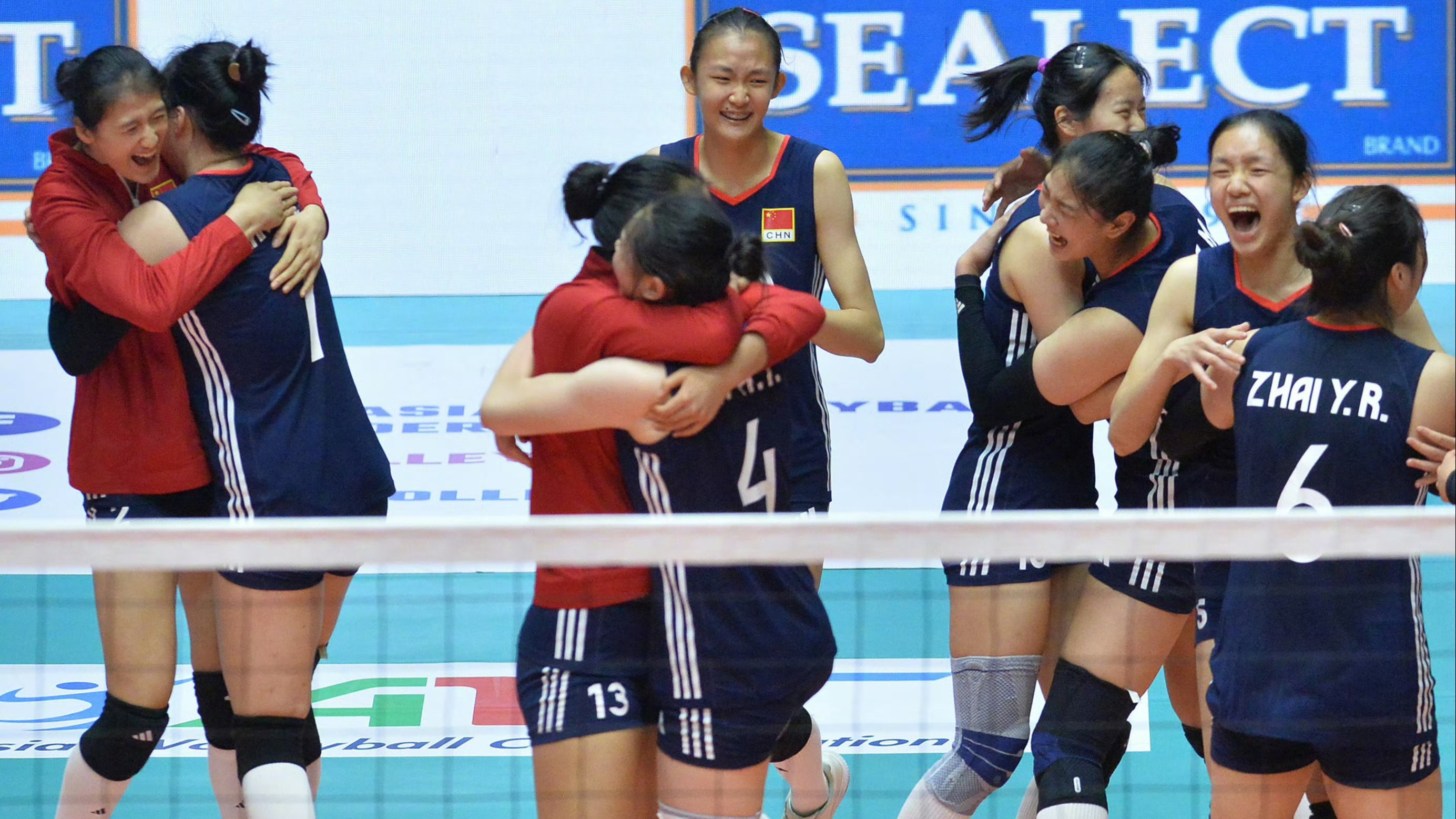 中国排协官宣！15人集训名单公布，袁志接棒赵勇，江苏女排大赢家