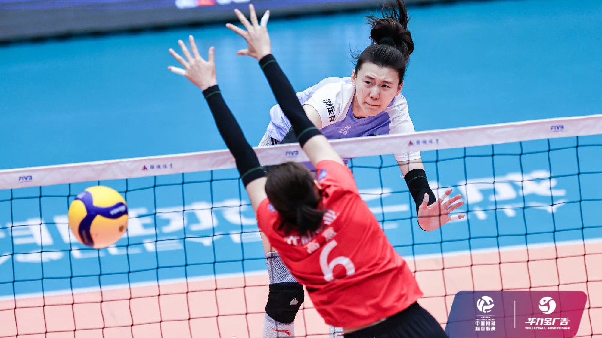 3：0！李盈莹坐镇，王艺竹立功，上海队惨败，天津女排晋级四强