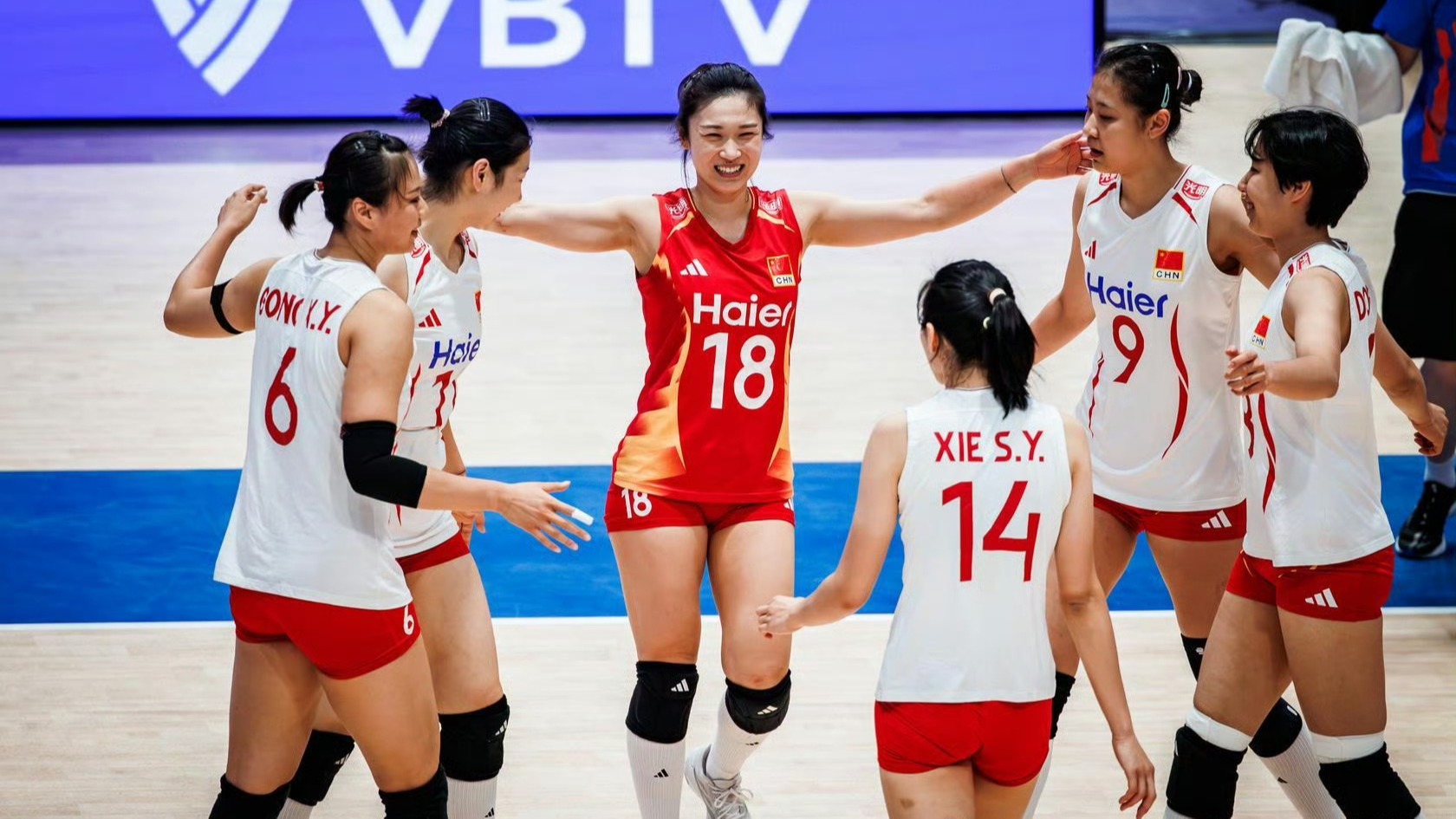 2：3！中国女排惜败，李晨瑄一战成名，庄宇珊17分，淘汰赛打美国
