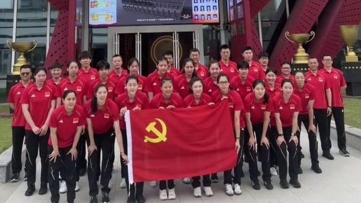 中国女排定妆照公布！3人号码变更，李盈莹缺席活动，新陪练曝光