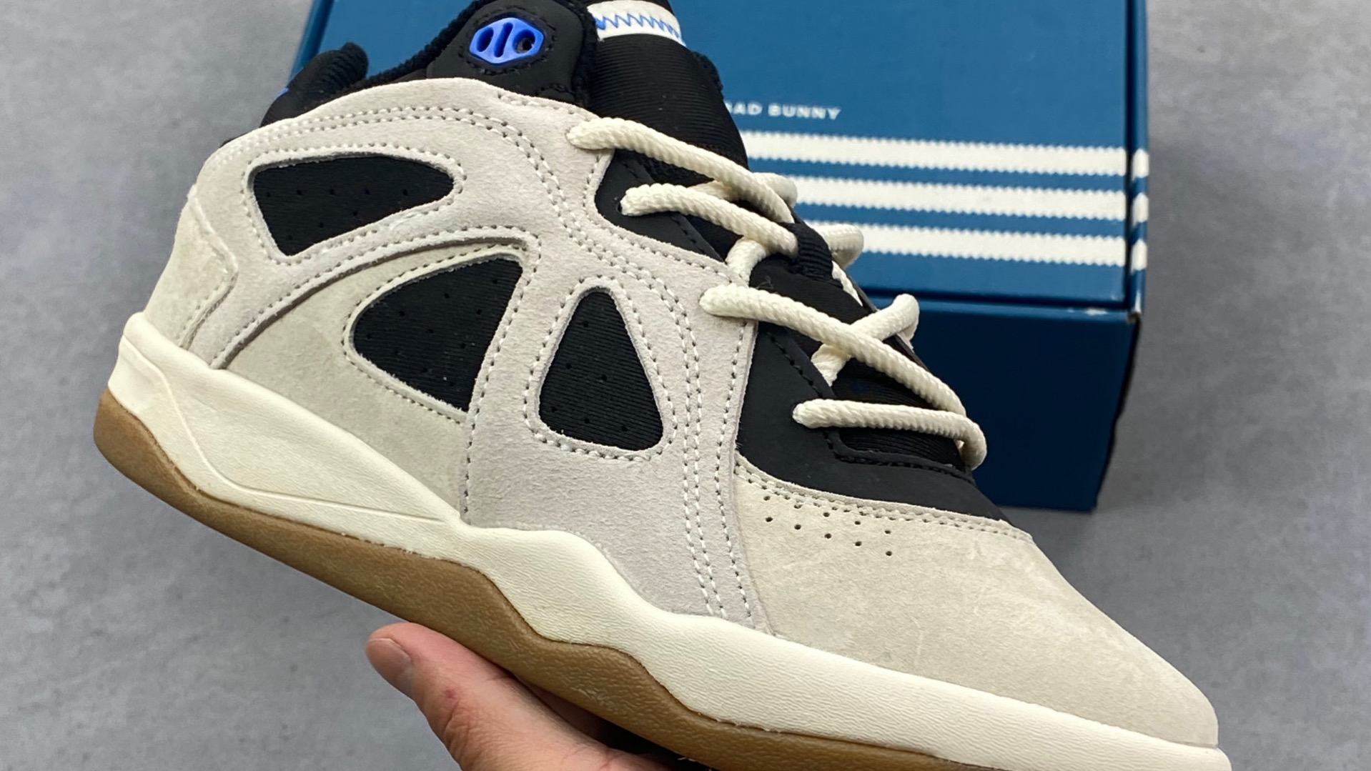 Adidas BadBo 1.0复古运动板鞋