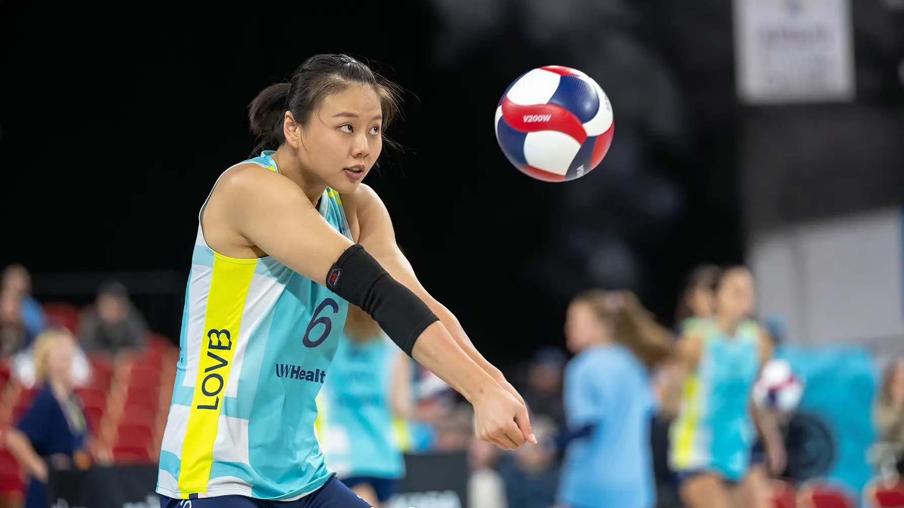 大爆发！中国女排队长18分，荣膺单场MVP，助队爆冷取第五胜