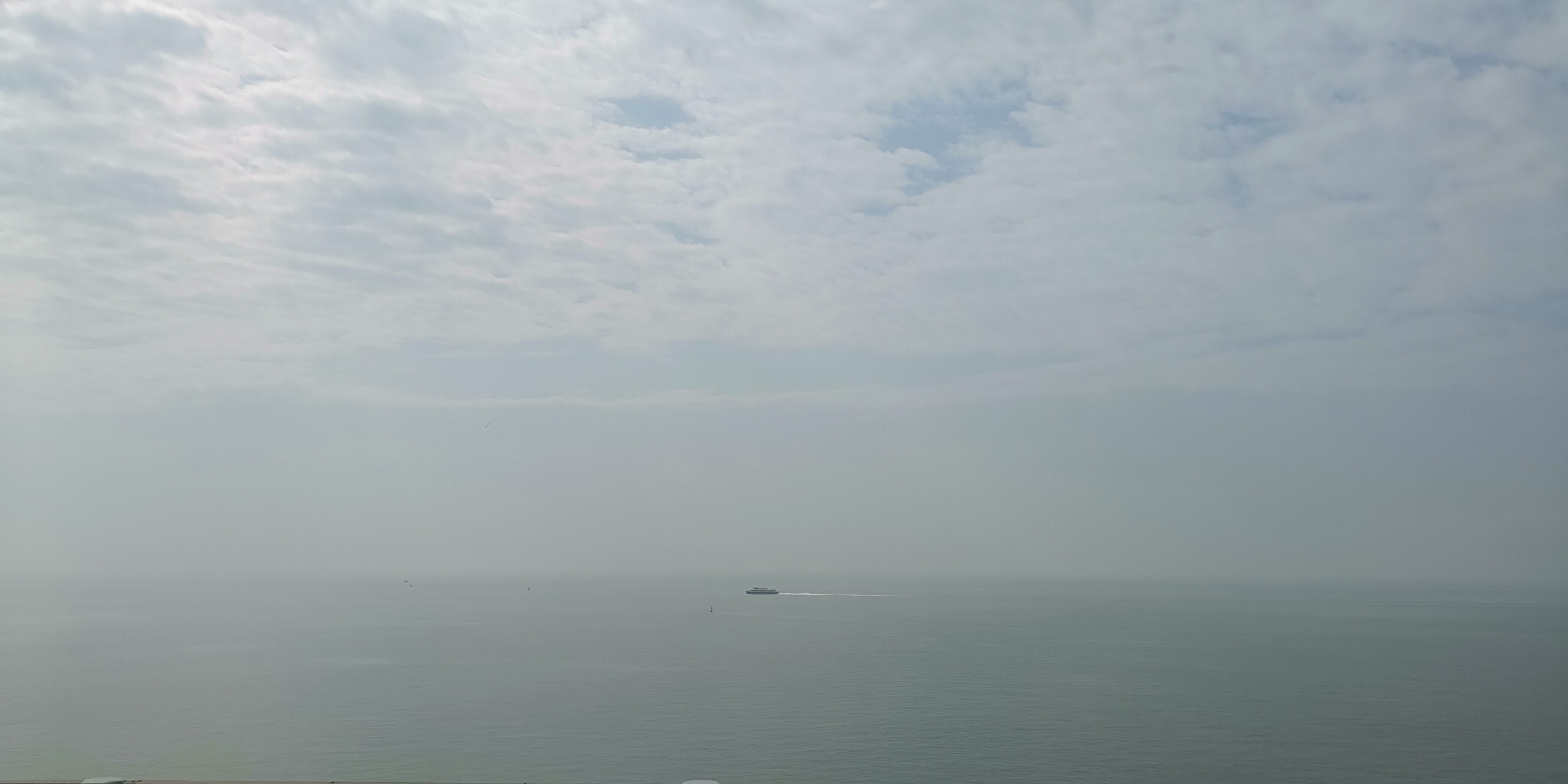 五絕  新正赴港即興​