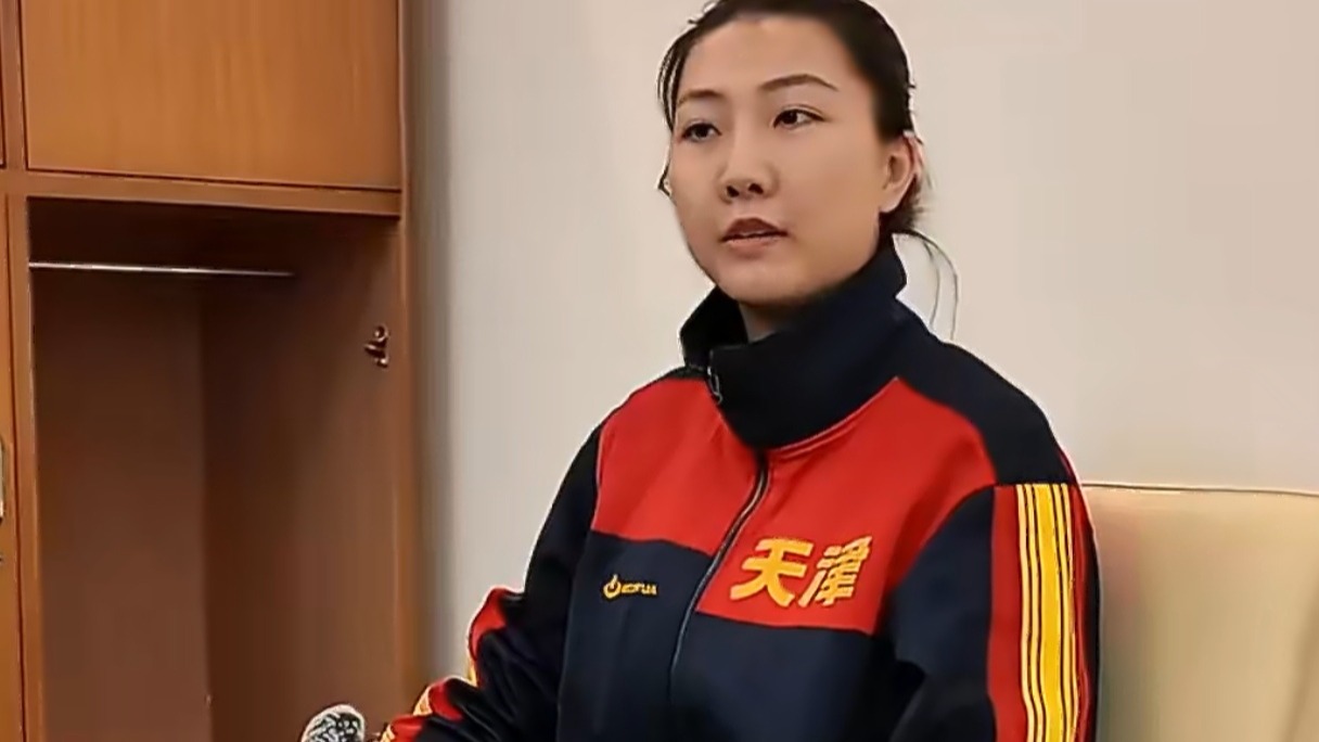 袁心玥正式授课，接受新华社专访，集训恐落空，中国女排缺大副攻
