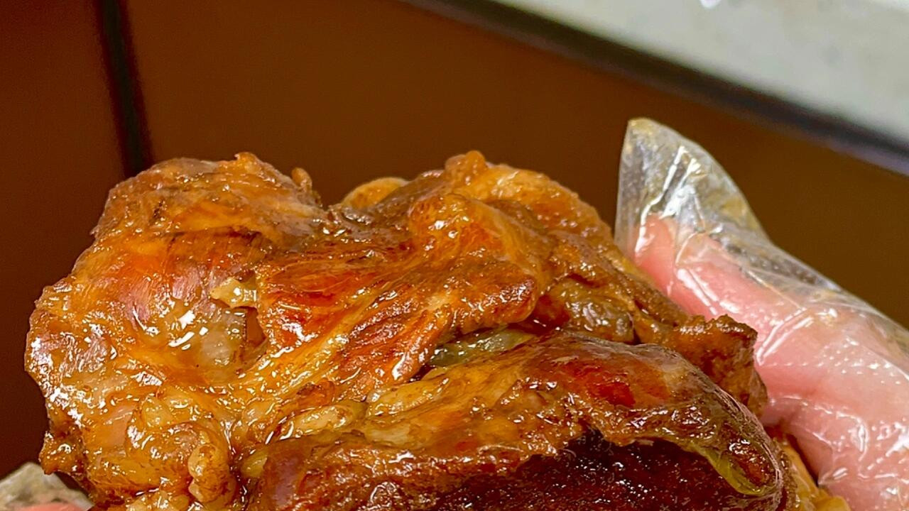 东北酱骨头的秘方大揭秘！肉质酥烂不柴，骨髓一吸就出来，香哭了！