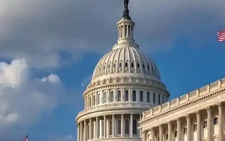 特朗普叫嚣根本不怕中国对台湾动武，毕竟中国在美国可是有3.2万亿资产，我们：美国在中国也有资产！